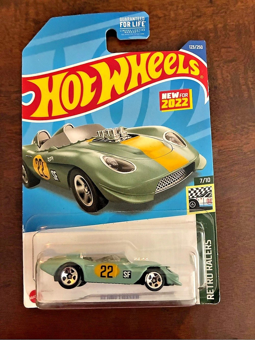 Hot Wheels Glory Chaser Retro Racers Die-Cast Car Green & Yellow